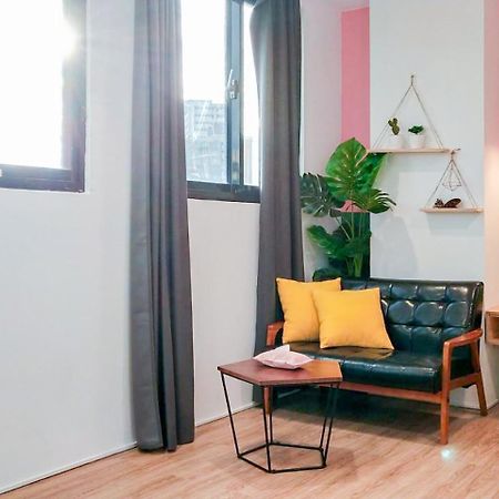 Sleepier Multi-Minsu Tainan Apartment Luaran gambar